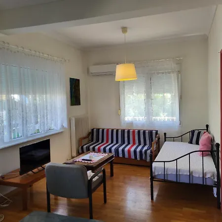 Sea View Apartment *